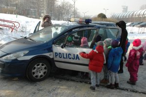 Policjantka na spotkaniu z przedszkolakami