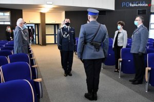 zdjęcie kolorowe: uroczystość wręczenia odznaczeń, która odbyła się w auli Komendy Wojewódzkiej Policji w Katowicach