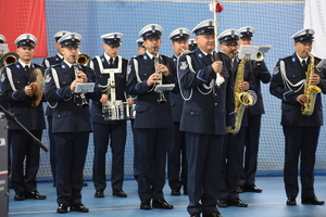 zdjęcie kolorowe: orkiestra Komendy Wojewódzkiej Policji w Katowicach