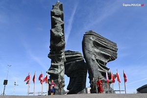 zdjęcie kolorowe: Pomnik Powstańców Śląskich w Katowicach